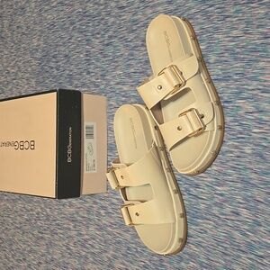 BCBGeneration Women's Bamba Footbed Slip-On Sandals Bianca Size 8.5 NWT